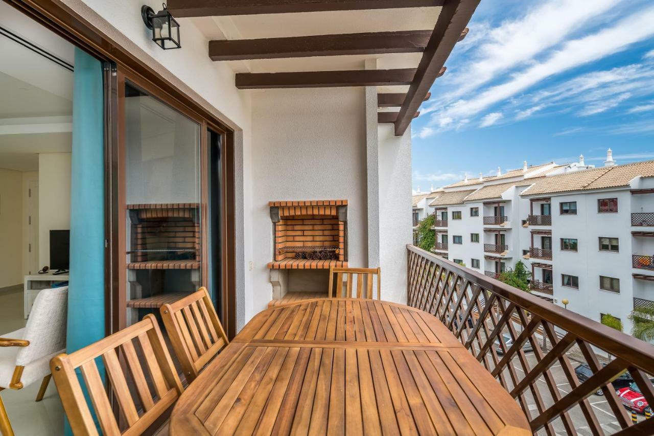 Carob Apartment - By Mayoral Ольюш-ди-Агуа  Экстерьер фото